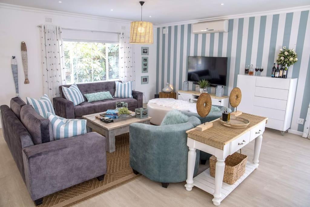 Holiday home Modern Luxury House