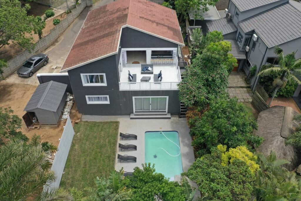 Holiday home Modern Luxury House